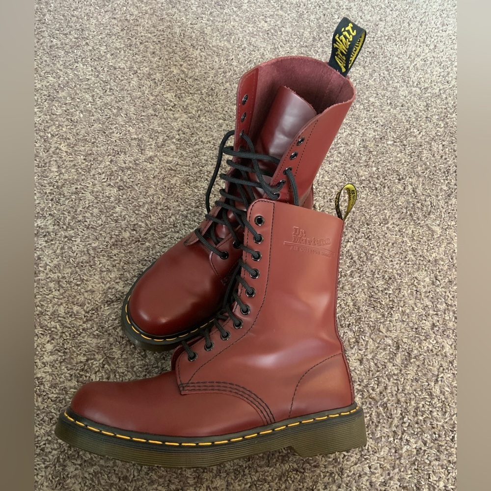 Dr Marten 1460 boots in Cherry Red
